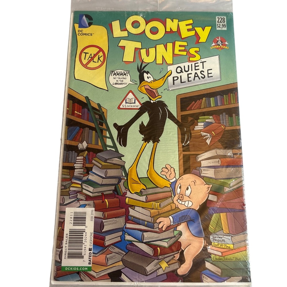 Looney Tunes Comic Book 228 Daffy Duck Porky Pig DC Comics Feb 2016